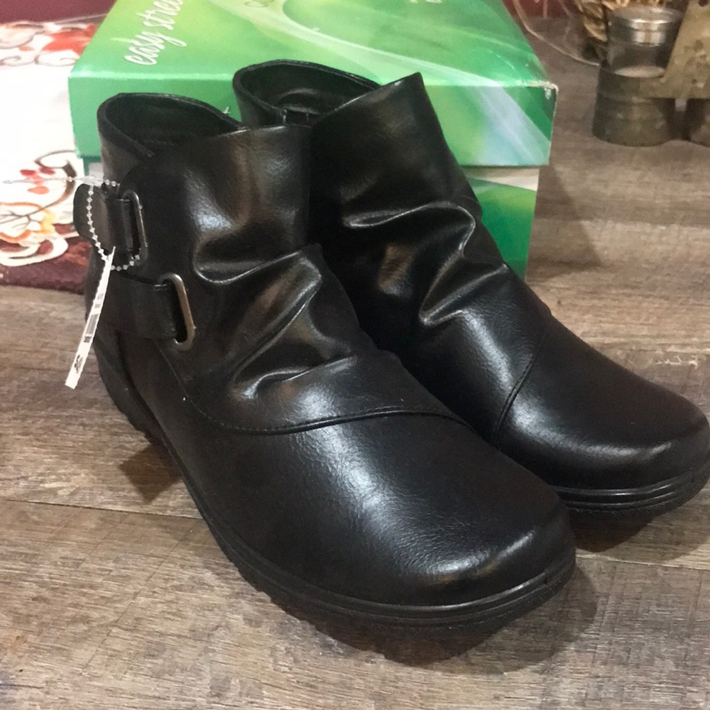Easy Street Adjustable Strap Ankle Boot Bootie Size 6 1/2